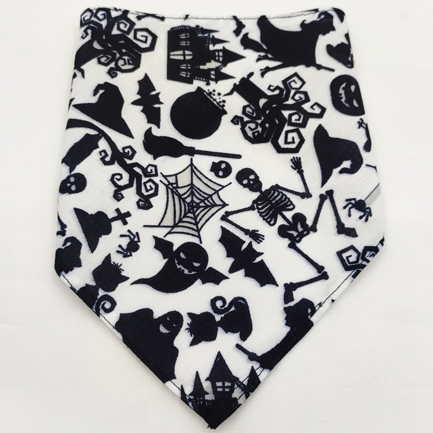 Stylish Pet Drool Scarf: Triangle Towel for Dry & Tidy Pets